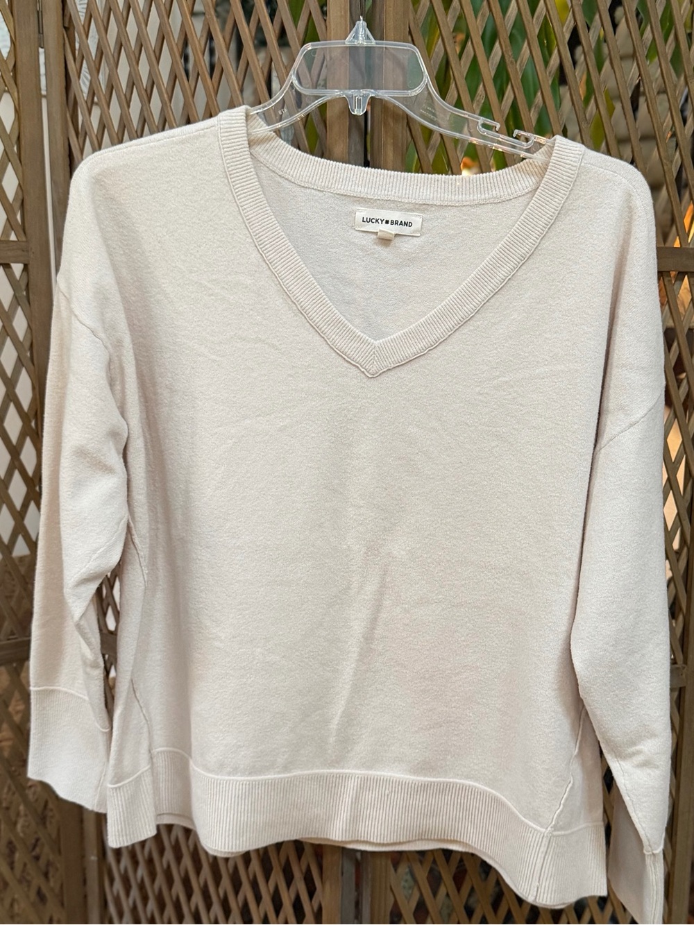 Lucky 🍀 Brand V-Neck Pullover Sweater in Beautiful Cream color